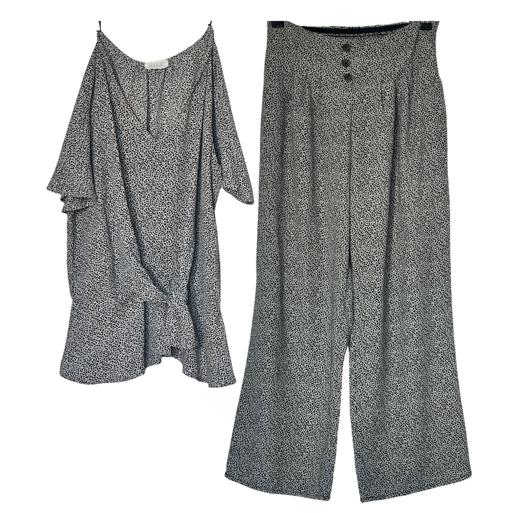 Women's Pebbled Dalmatian Polka Dot Black and White Print Flowy Top and Bottom